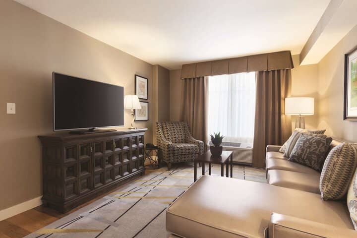 Room 14 of 39