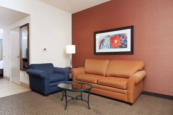 Room 17 of 40