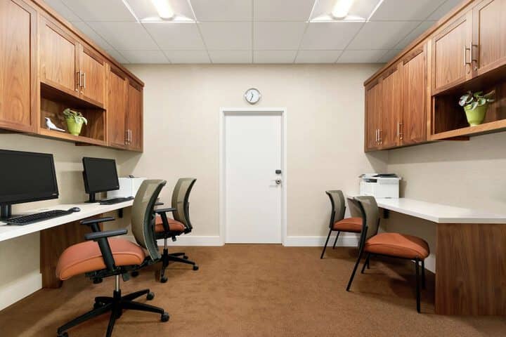 Business Center 36 of 39