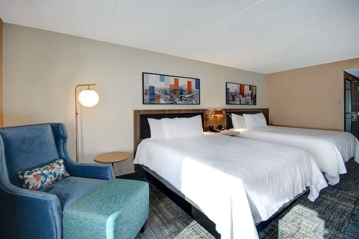 Room 33 of 104