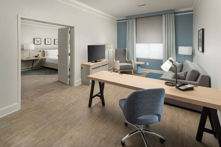 Room 10 of 37