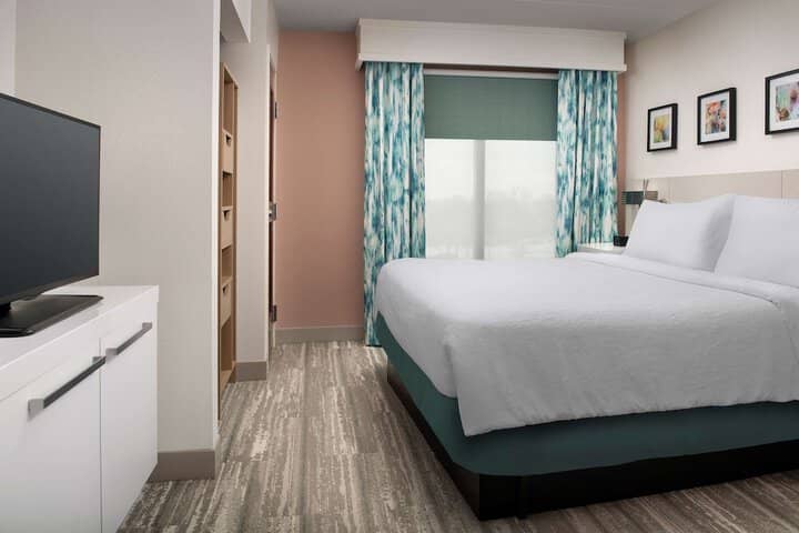 Room 17 of 39