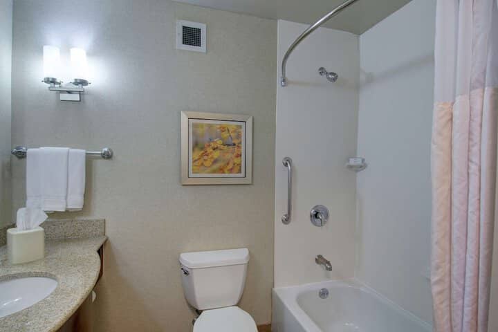 Room 34 of 65