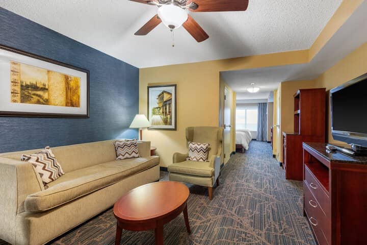 Room 18 of 48