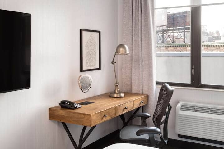 Room 18 of 37