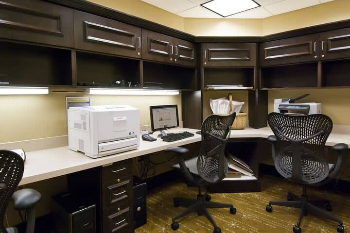 Business Center 75 of 82