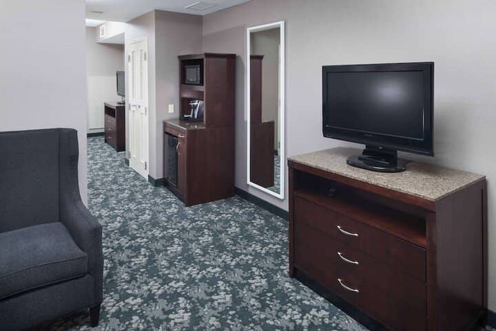 Room 11 of 34