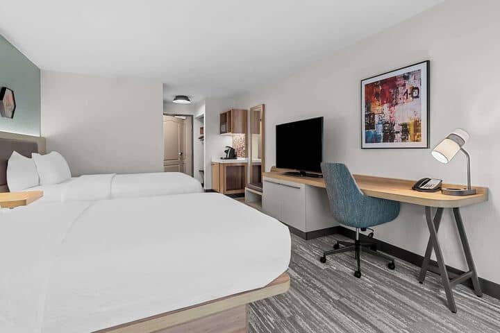 Room 4 of 46