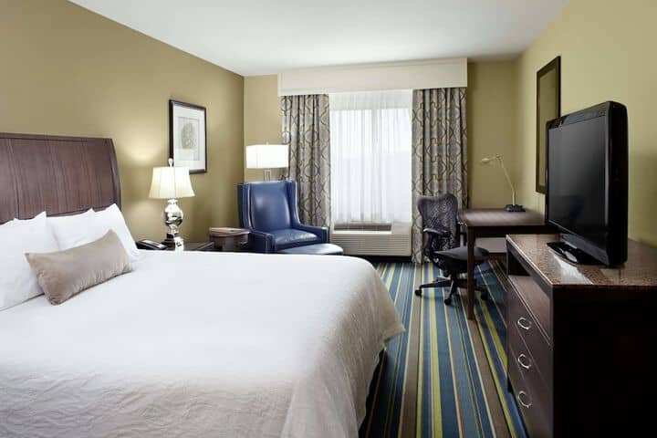Room 7 of 28
