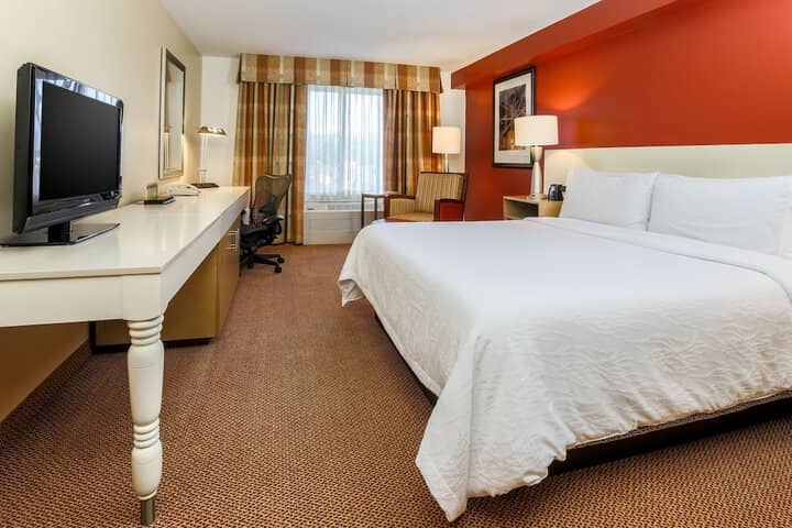Room 4 of 28