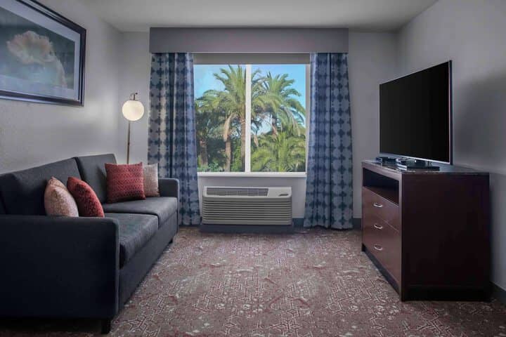 Room 8 of 22