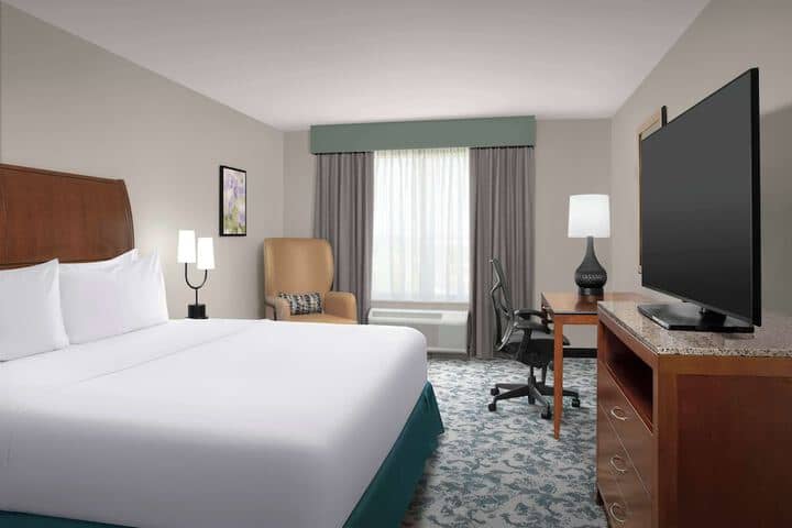 Room 10 of 34