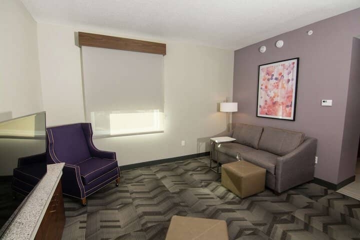 Room 34 of 63