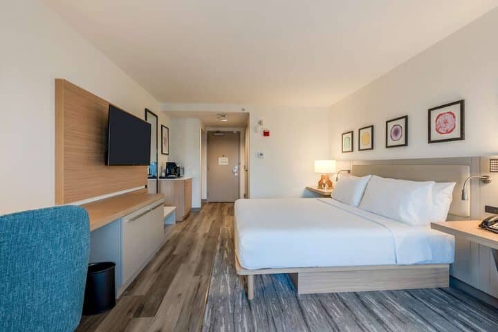 Room 21 of 61