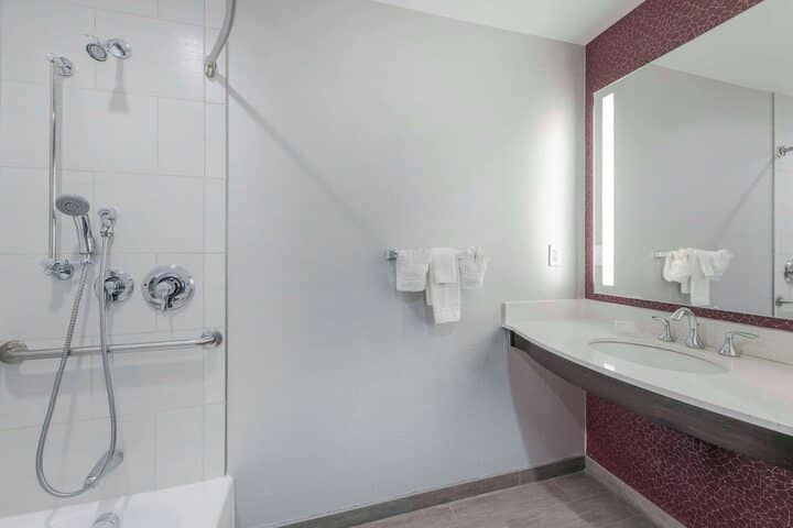 Bathroom shower