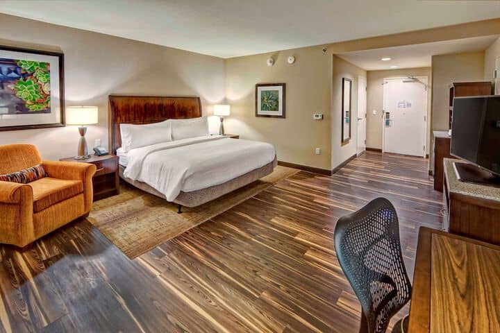 Room 10 of 29