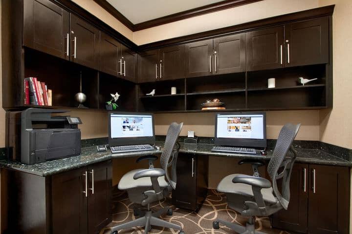 Business Center 51 of 57