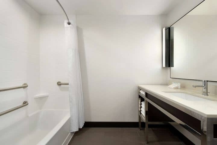 Room 21 of 39