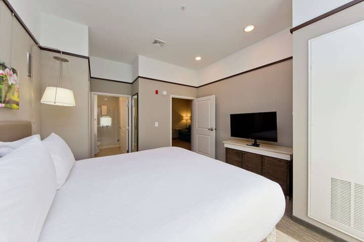 Room 28 of 68