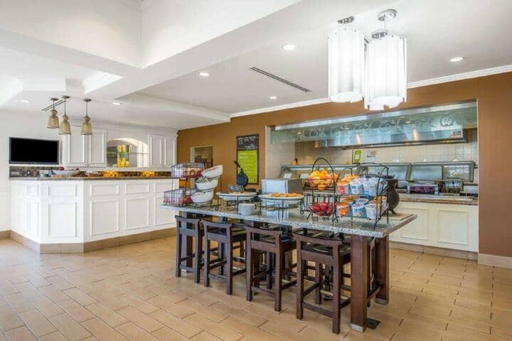 Breakfast area