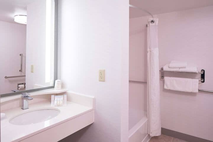 Room 30 of 69