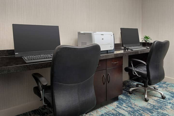 Business Center 37 of 39
