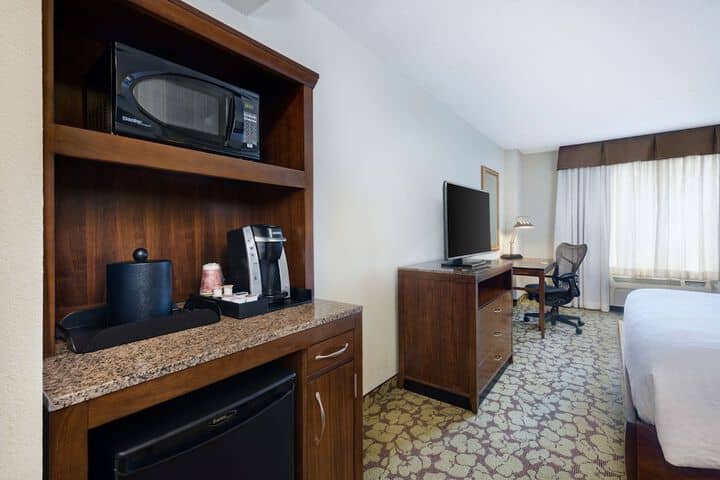 Room 14 of 50