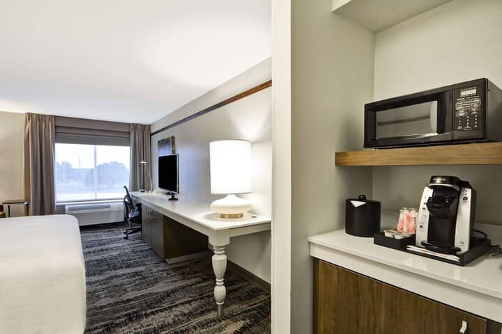 Room 15 of 48