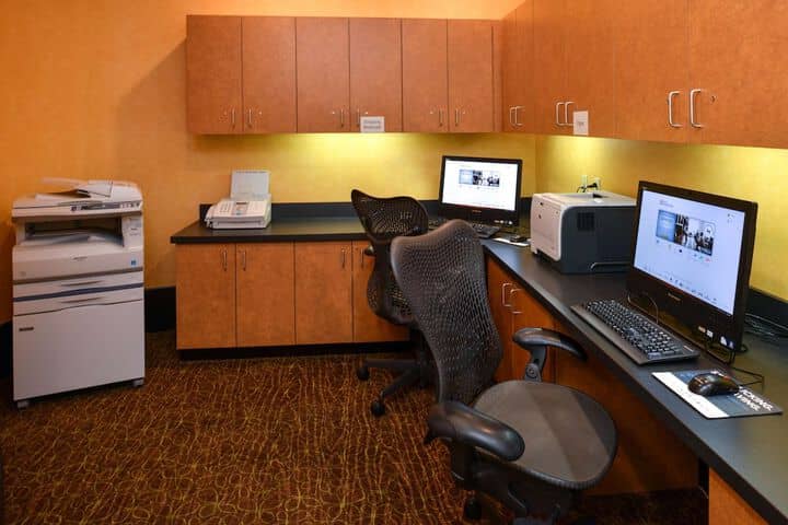 Business Center 96 of 104