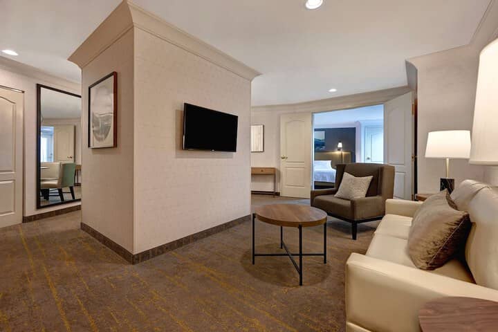 Room 43 of 90