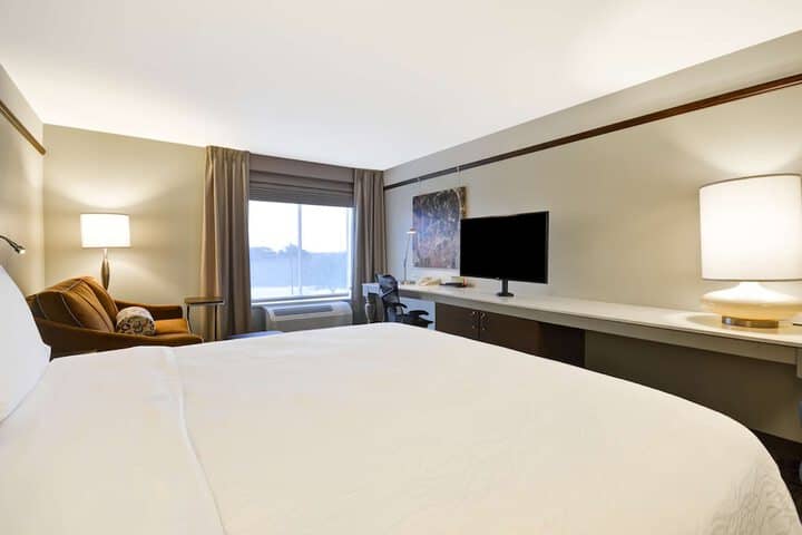 Room 12 of 48