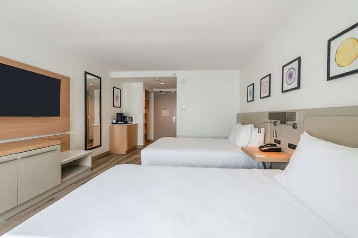 Room 26 of 61