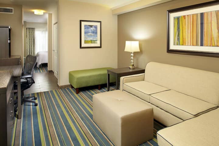 Room 4 of 28