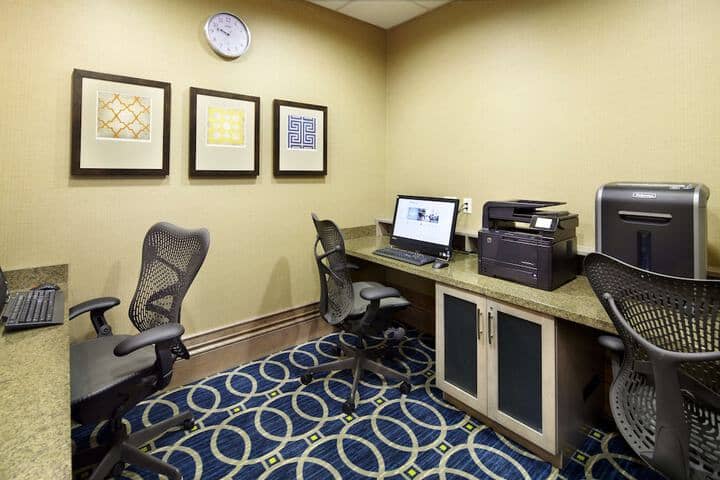 Business Center 25 of 28