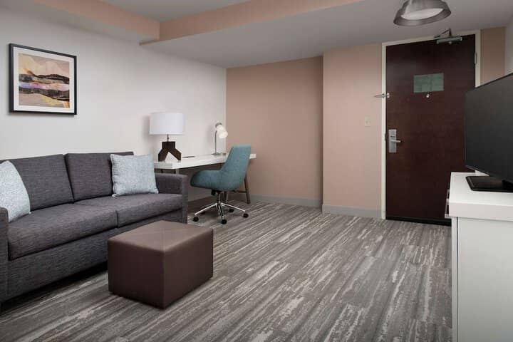 Room 10 of 39