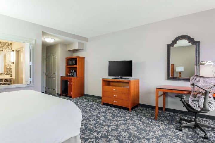 Room 12 of 46
