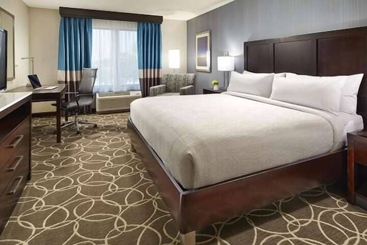 Room 4 of 25