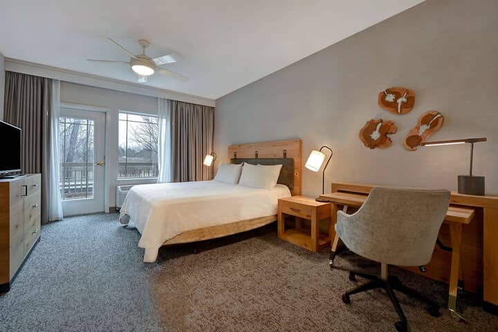 Room 18 of 90