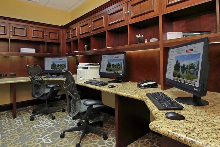 Business Center 35 of 44