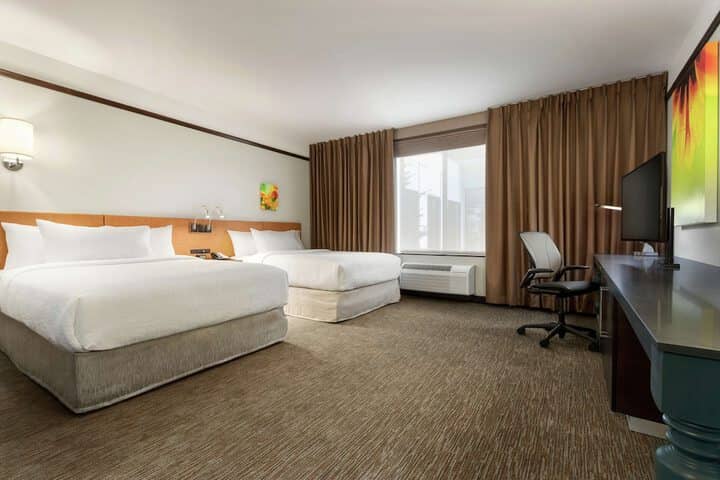 Room 17 of 39