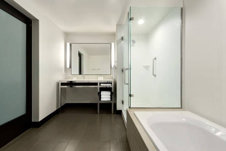 Room 6 of 39