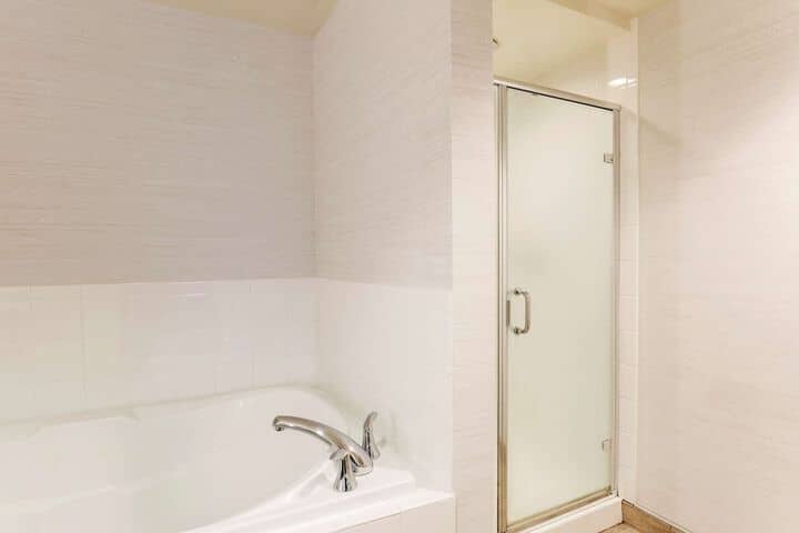 Room 30 of 53