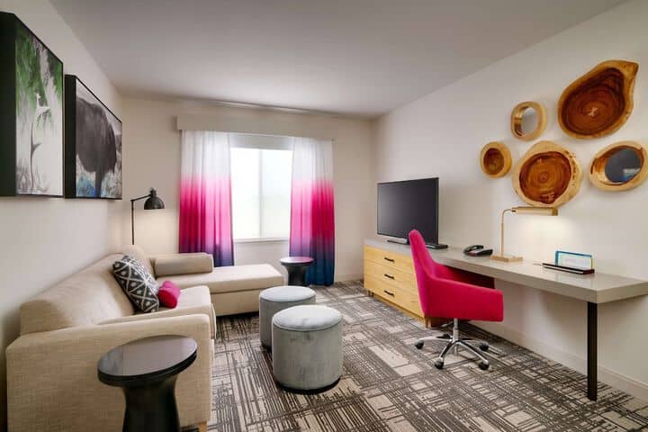Room 19 of 46