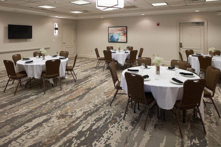 Ballroom/Hall 54 of 69