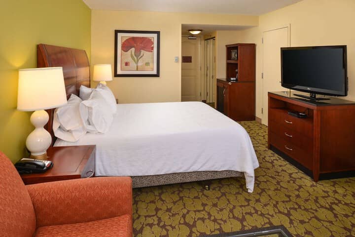 Room 43 of 104