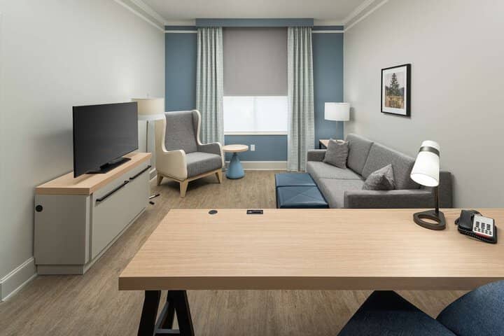 Room 11 of 37
