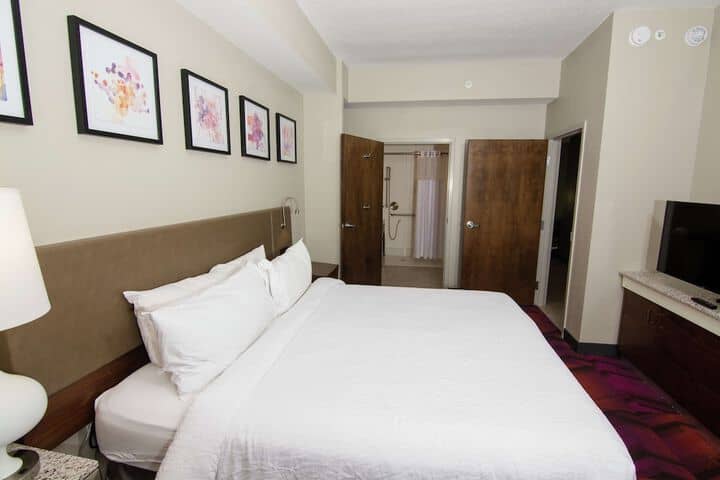 Room 28 of 63