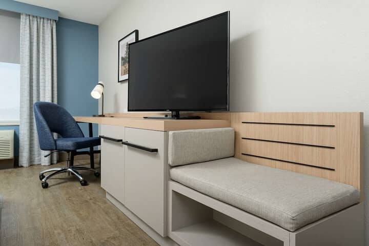Room 8 of 37
