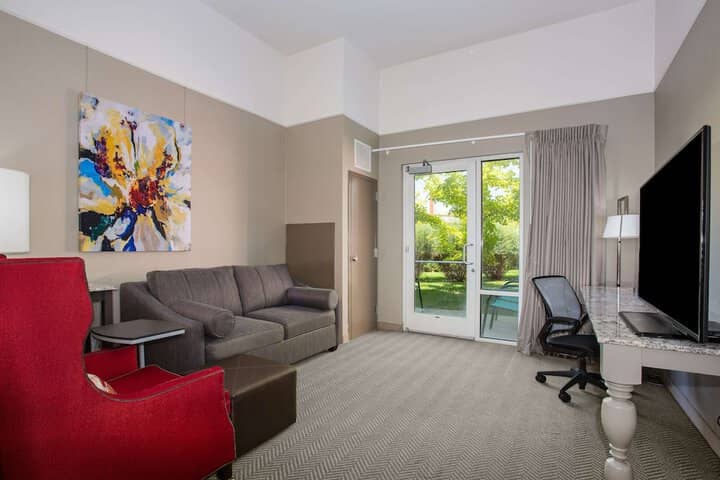 Room 15 of 40