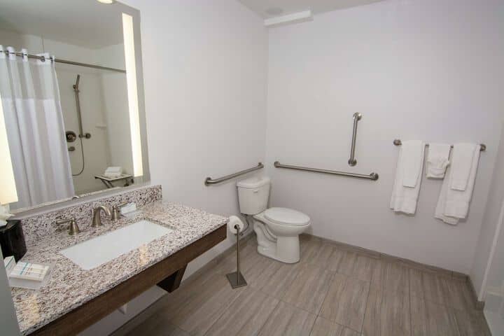 Room 42 of 63